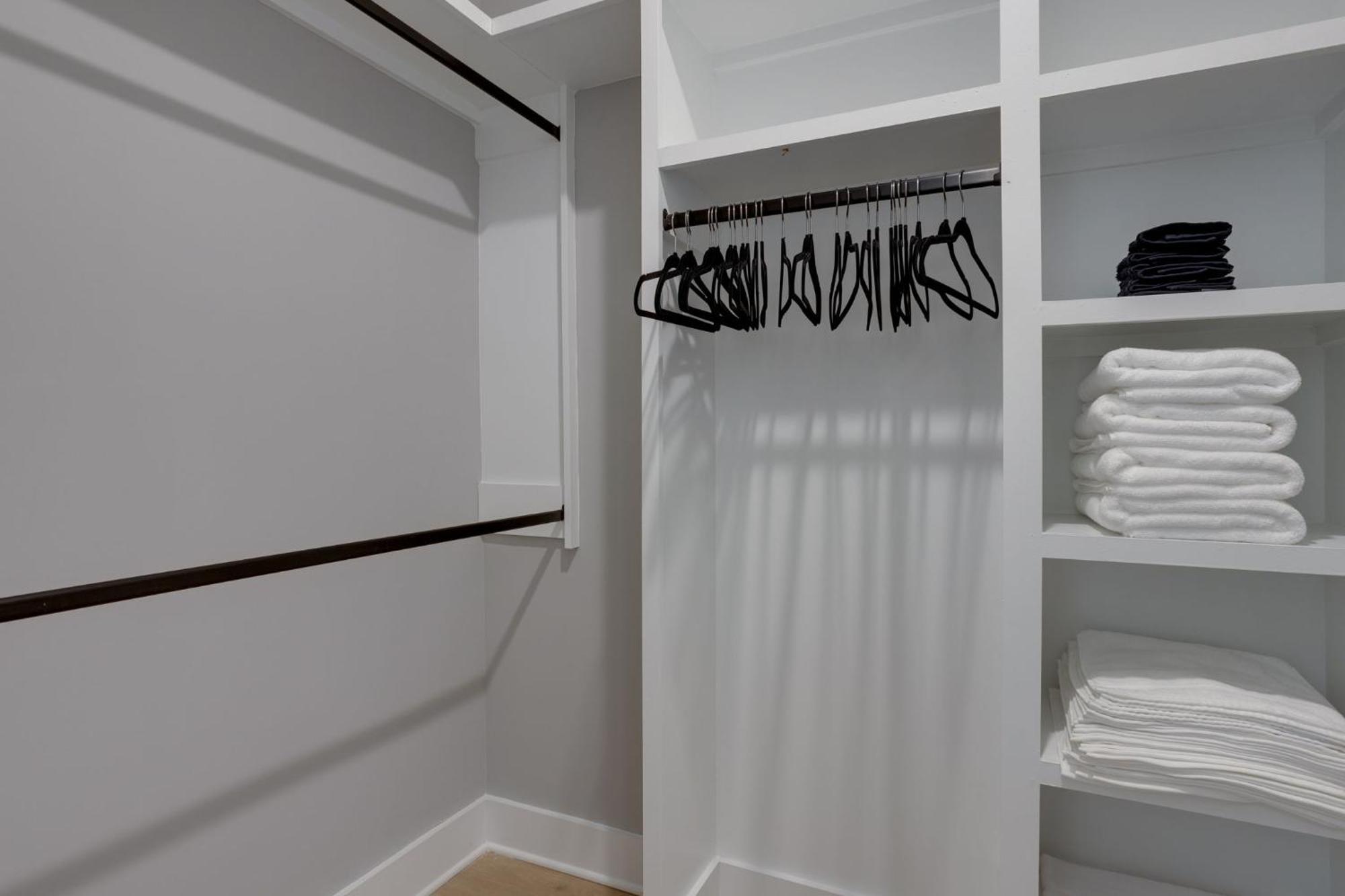 נאשוויל Modern Townhome, 10Min To Downtown! 8Min To Grand Ole Opry! Sleeps 8! מראה חיצוני תמונה