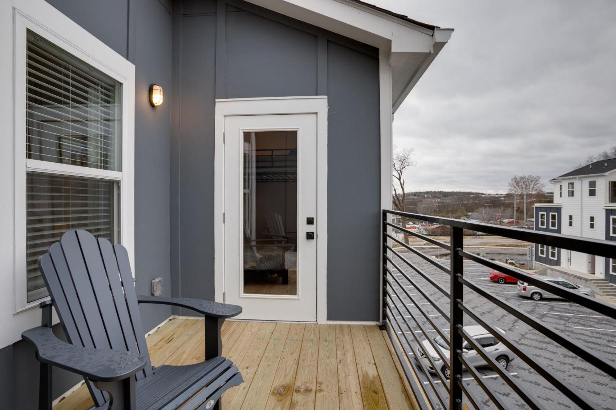 נאשוויל Modern Townhome, 10Min To Downtown! 8Min To Grand Ole Opry! Sleeps 8! מראה חיצוני תמונה