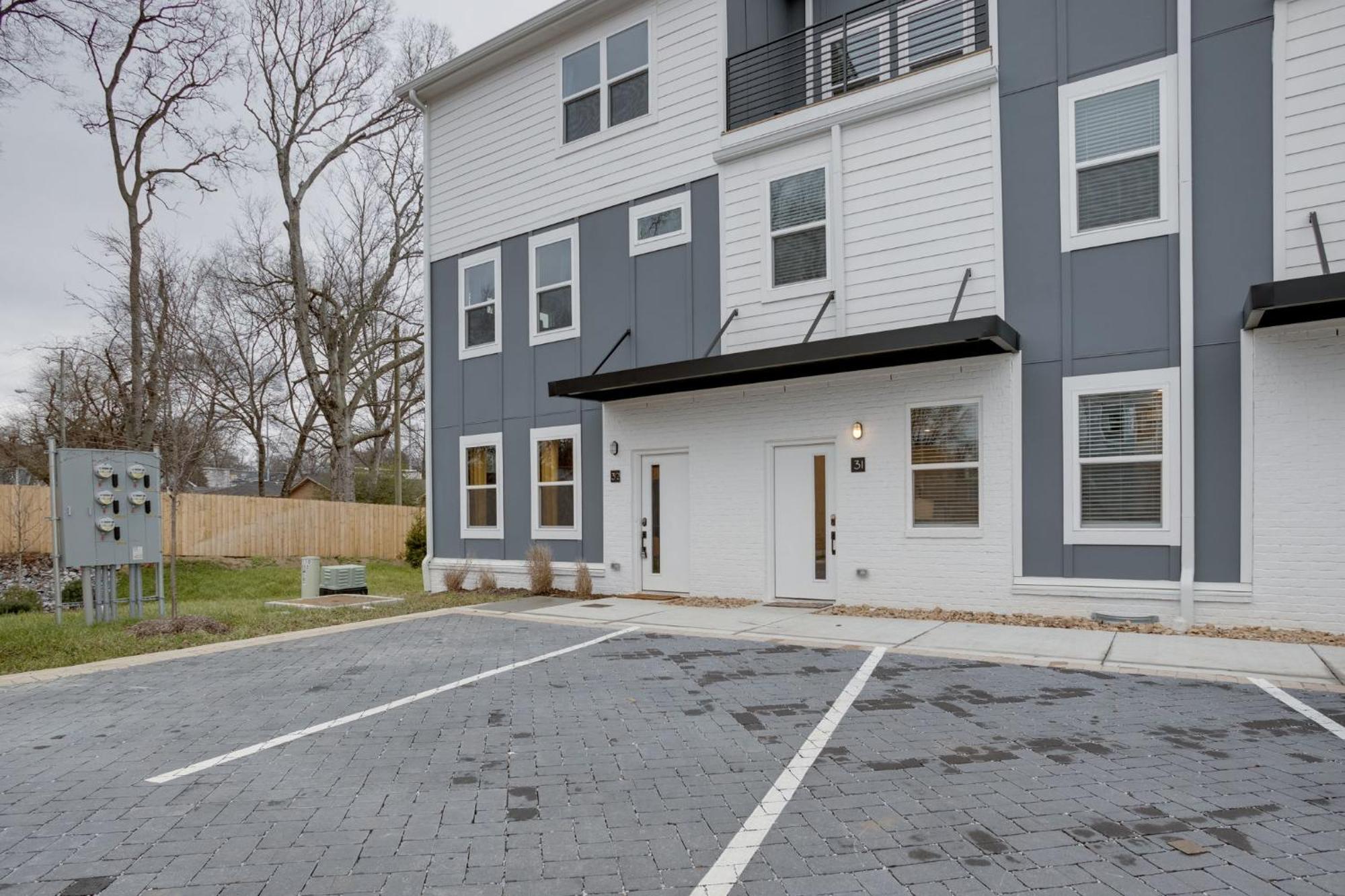 נאשוויל Modern Townhome, 10Min To Downtown! 8Min To Grand Ole Opry! Sleeps 8! מראה חיצוני תמונה