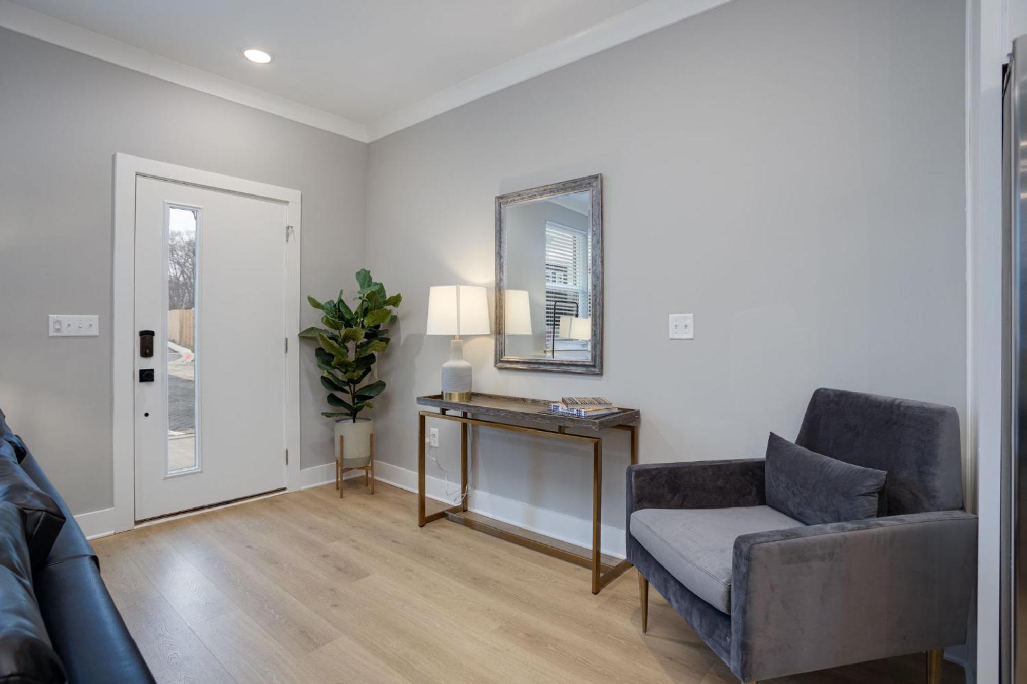 נאשוויל Modern Townhome, 10Min To Downtown! 8Min To Grand Ole Opry! Sleeps 8! מראה חיצוני תמונה